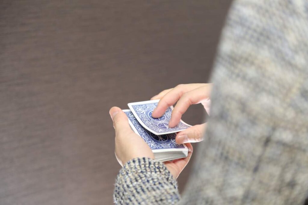 古い技法に固執するのは、素人マジシャン