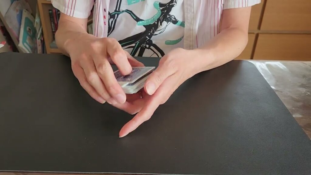 オーバーハンドフォルスシャッフル〖解説〗