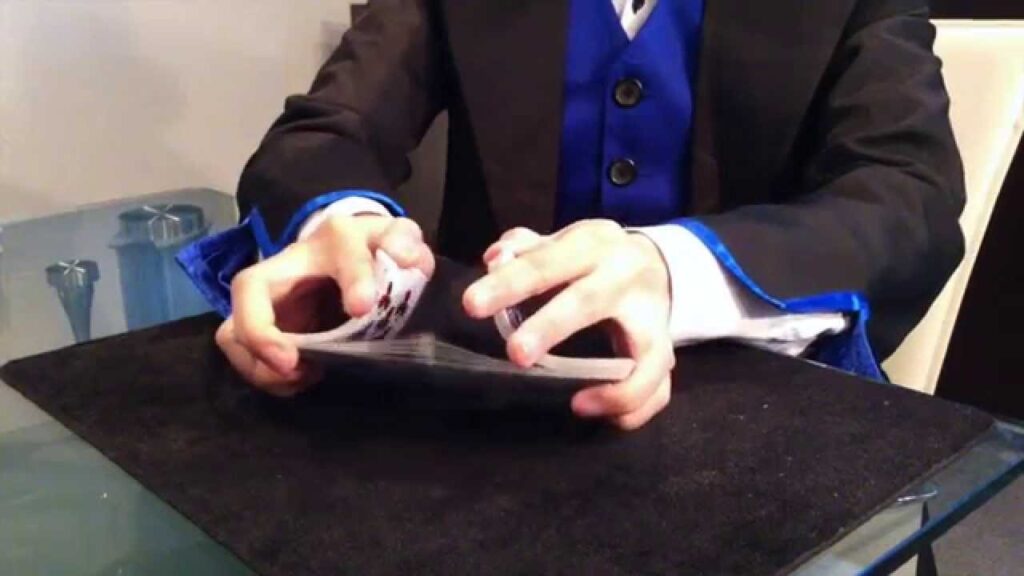 #4【マジック教室】カードマジック基本技法 リフルシャッフル《マジシャンのぼる》