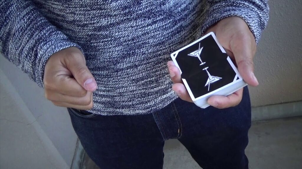 リフルシャッフル:空中での混ぜ方