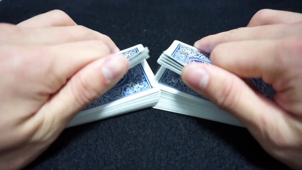 ディーラーの様なトランプの混ぜ方　Table Riffle Shuffle Tutorial